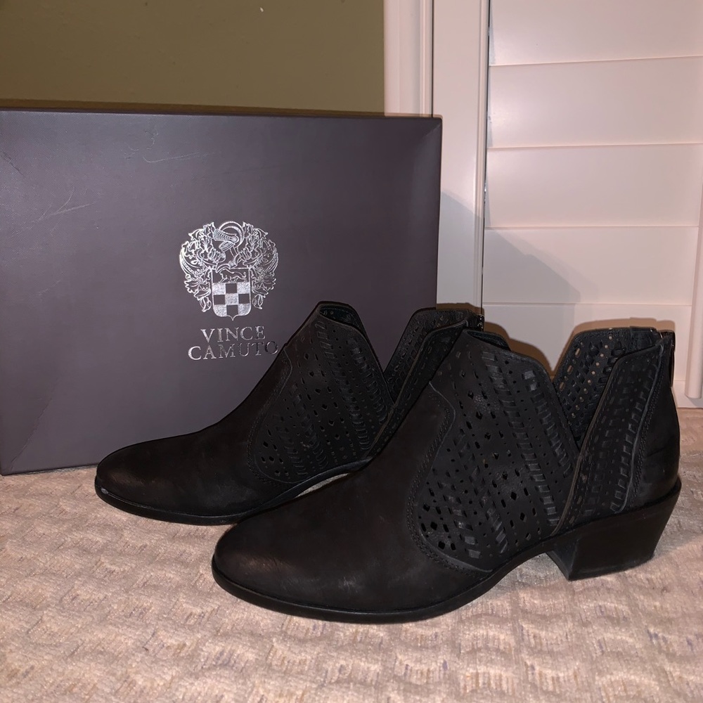Vince Camuto Prasata bootie